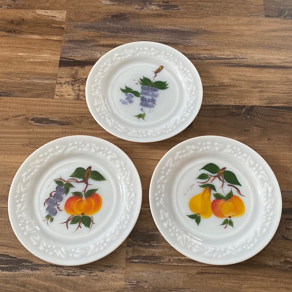 Anchor Hawking Painted Milk Glass Plates